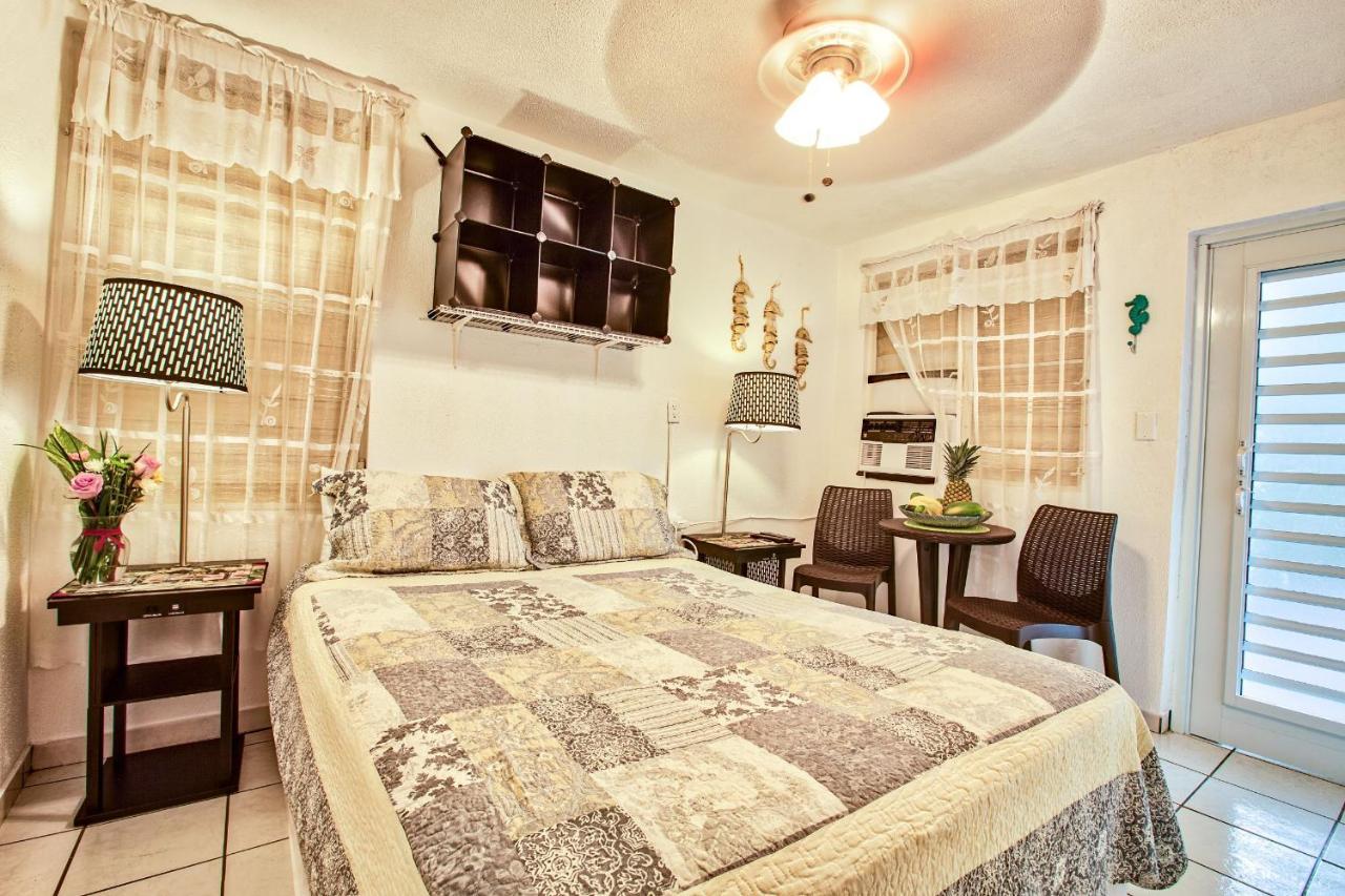 Coconut Palms Inn Rincón Extérieur photo