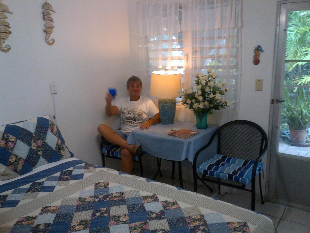 Coconut Palms Inn Rincón Chambre photo